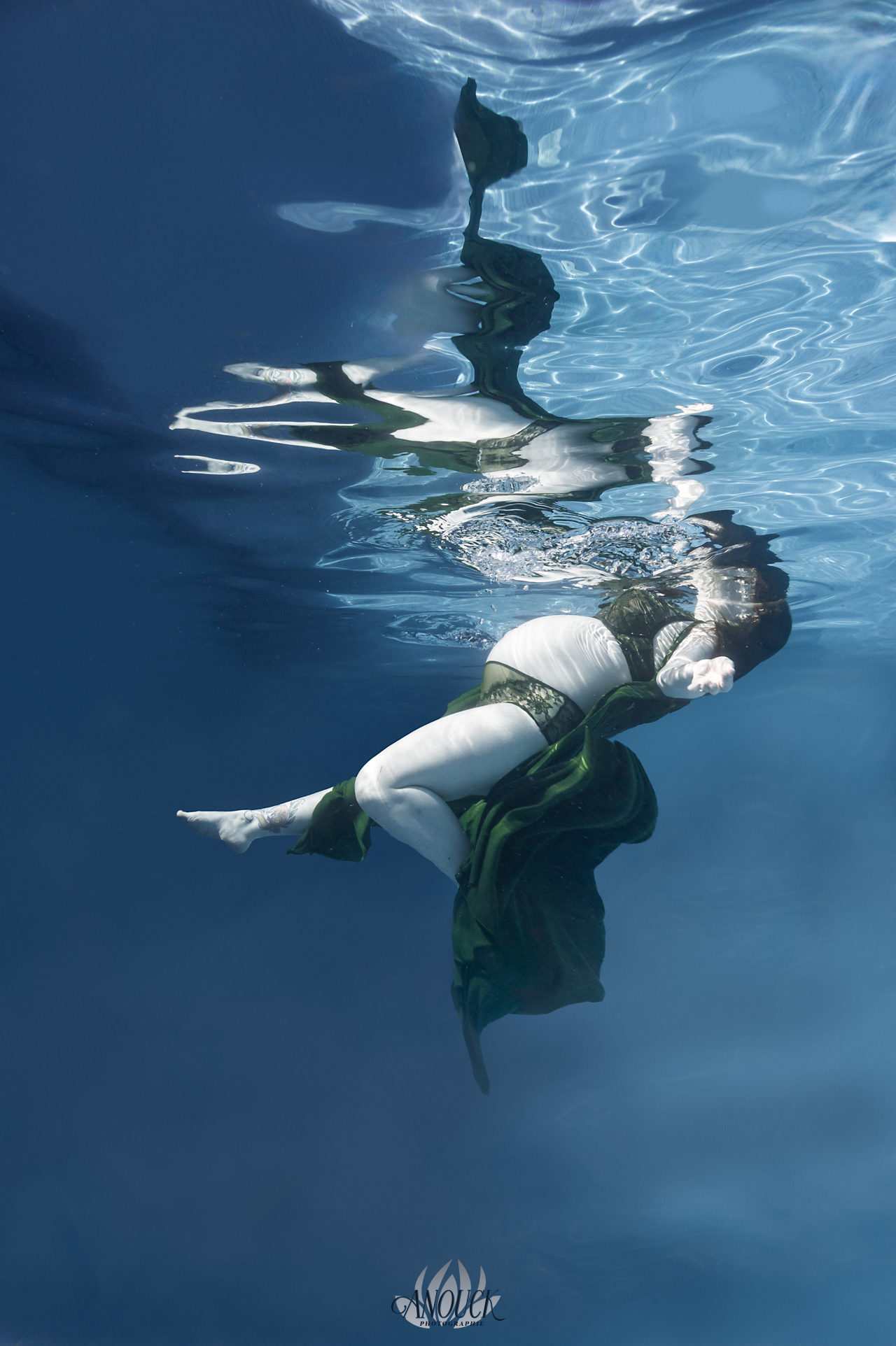 Shoot grossesse aquatique en Suisse Romande