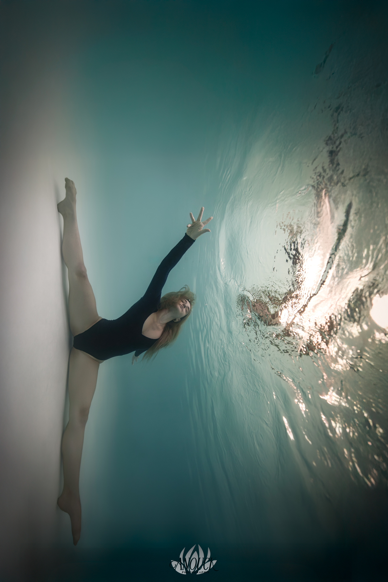 Portrait photo underwater couture La Croix Valmer