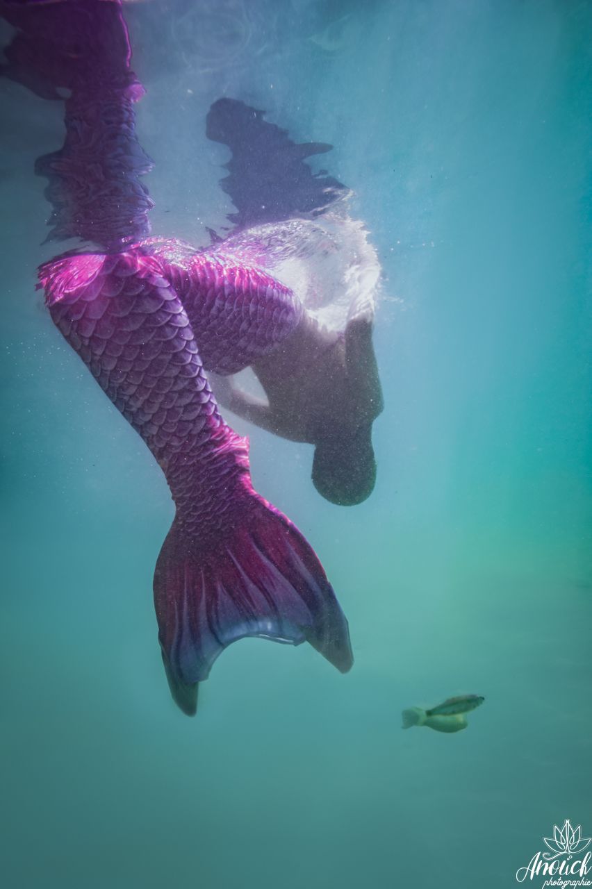 Portrait artistique sous l’eau lors d’une séance aquatique guidée