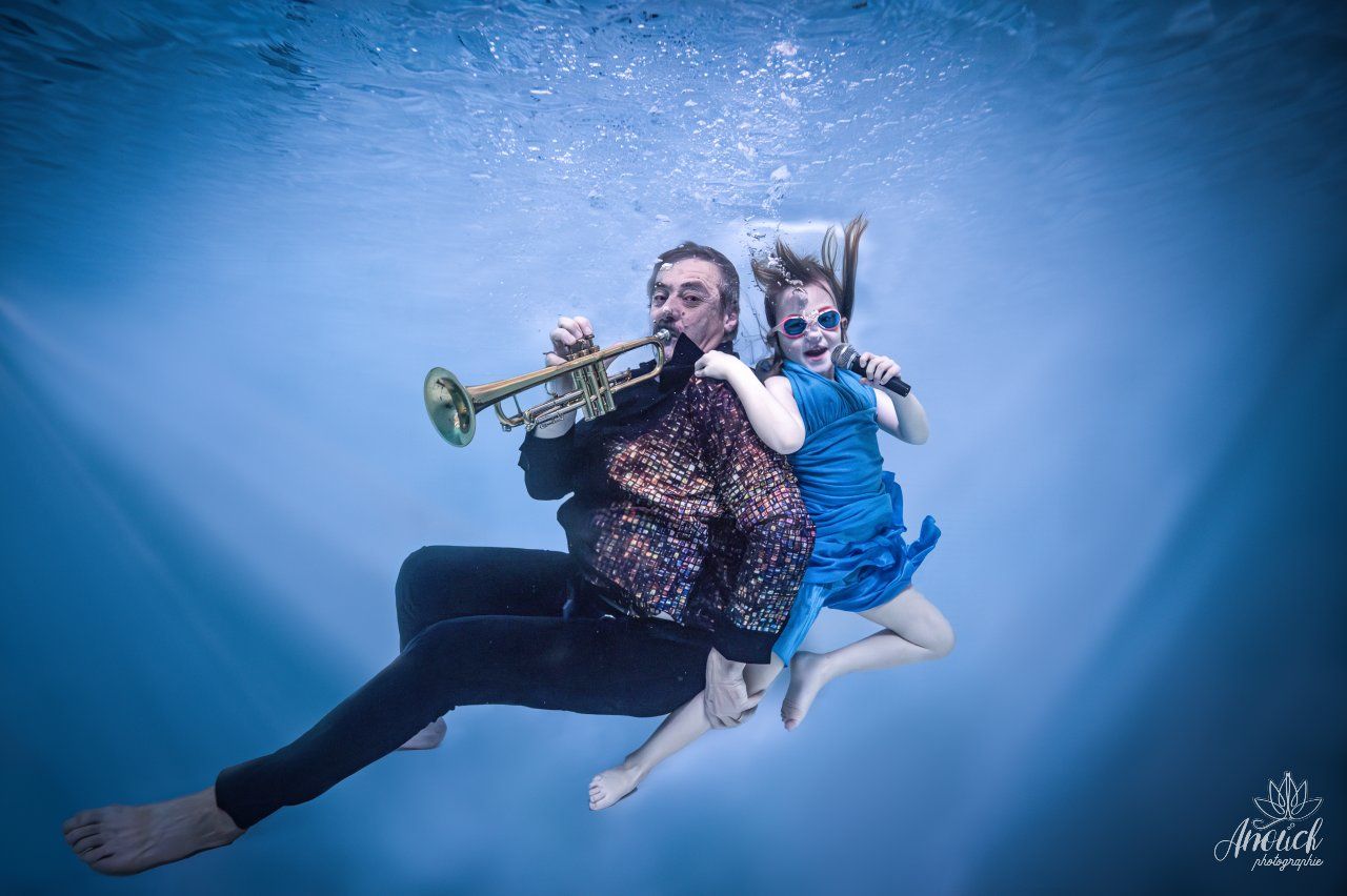 Séance photo aquatique en piscine privatisée à Neuchâtel